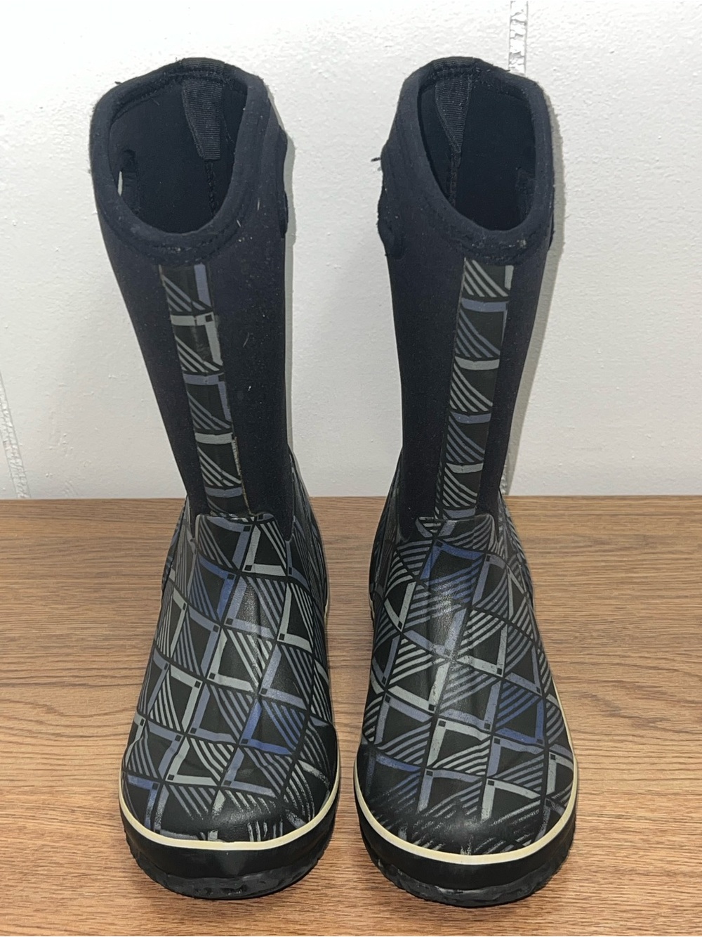 Kamik Kids Waterproof Rain Boots Size 5 Black Blue Geometric Neoprene Tall